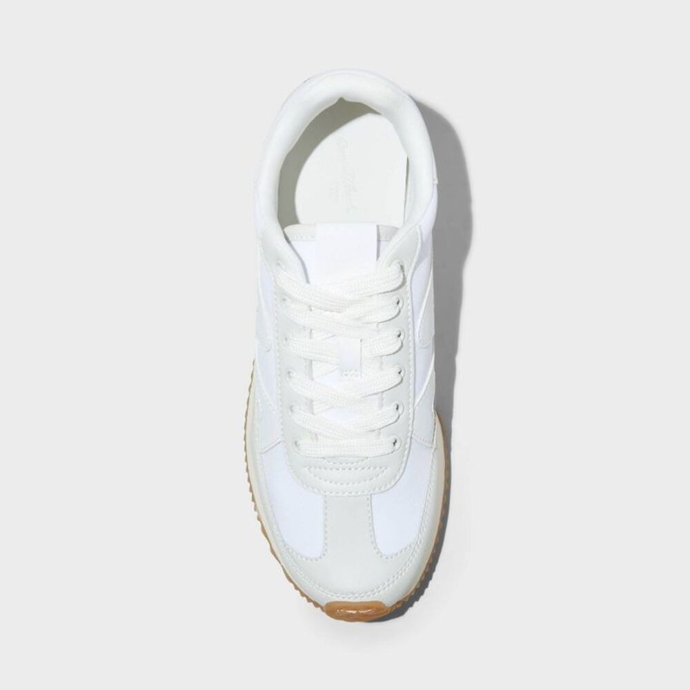 Universal Thread White and Tan Sneakers - Picture 3 of 14